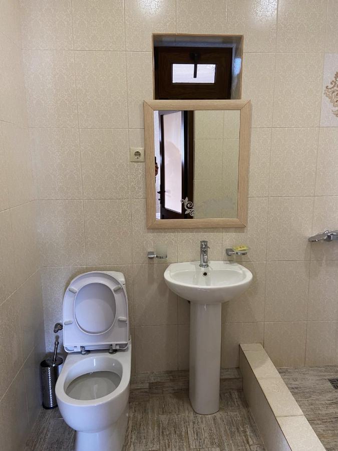 Apra Hotel Lidzava Luaran gambar