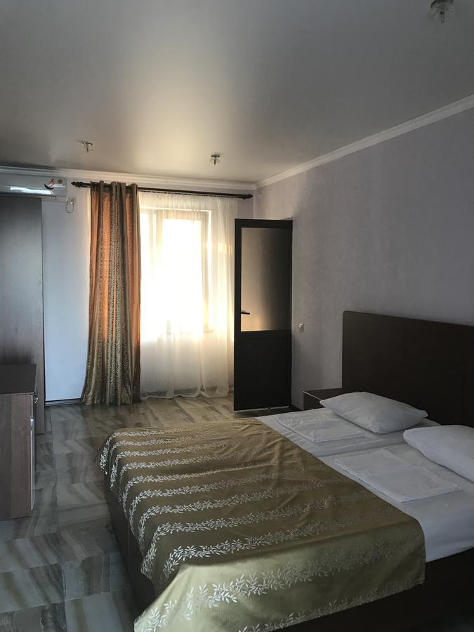 Apra Hotel Lidzava Luaran gambar