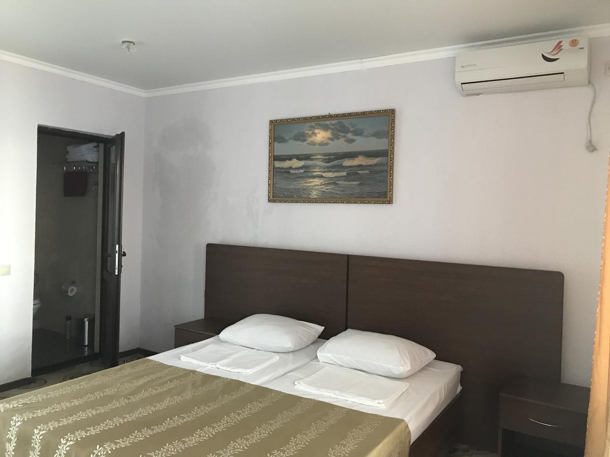 Apra Hotel Lidzava Luaran gambar