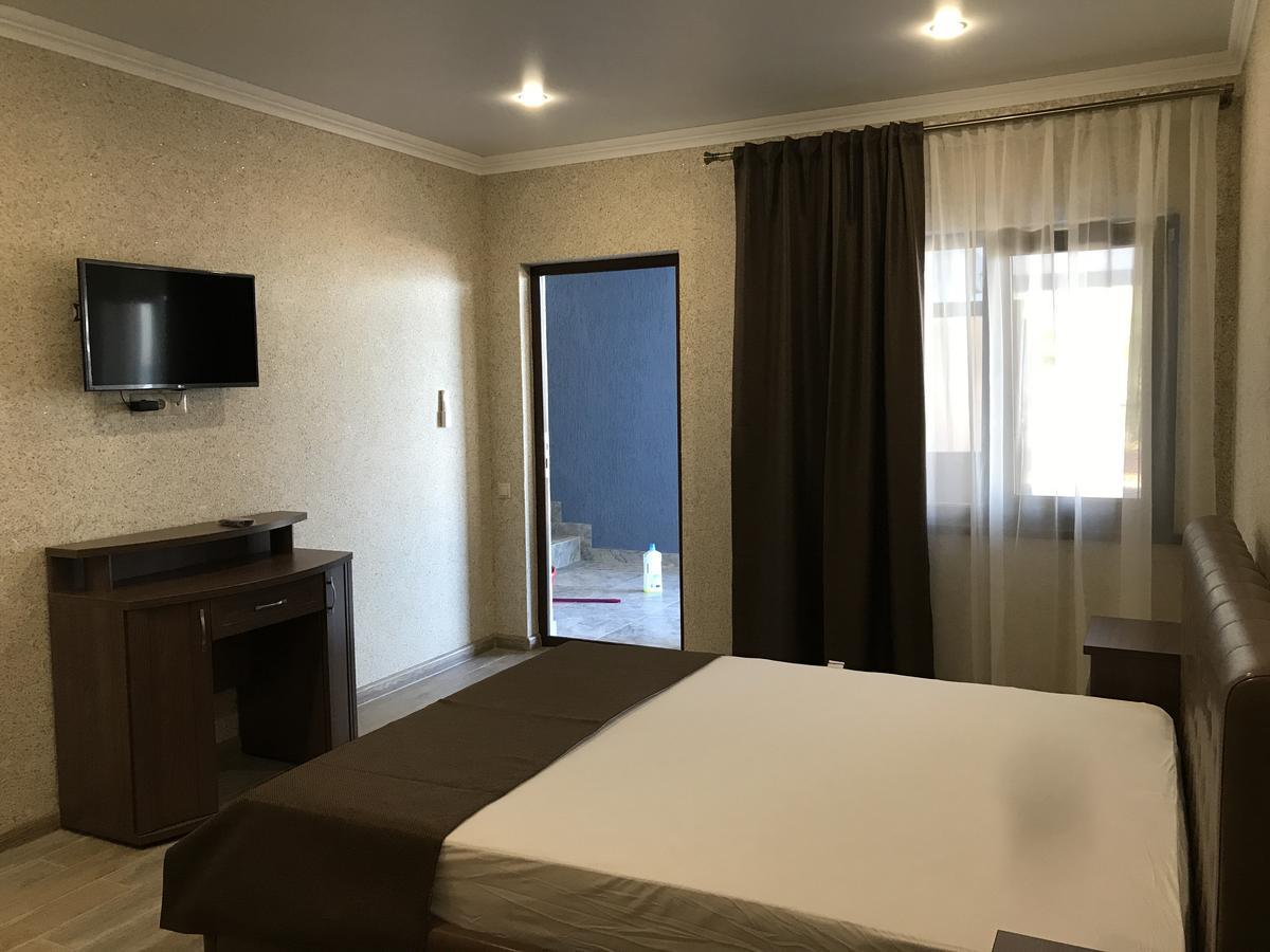 Apra Hotel Lidzava Luaran gambar