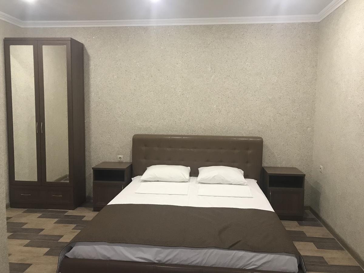 Apra Hotel Lidzava Luaran gambar